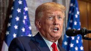 DONALD TRUMP VAI PARA TRIBUNAL DE MANHATTAN PARA SER PRIMEIRO EX-PRESIDENTE DOS EUA RÉU