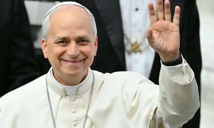 PAPA LEÃO ESTABELECE DIA DE JEJUM E ORAÇÃO PELA PAZ NA SEXTA (22)