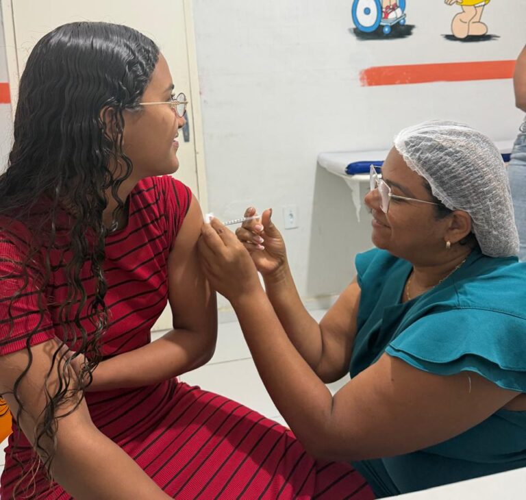 CUITÉ APLICA 325 DOSES EM DIA D DE MULTIVACINAÇÃO